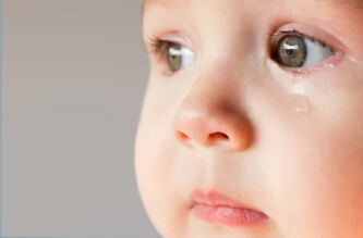 Massagem para obstrução de canal lacrimal de bebê￼